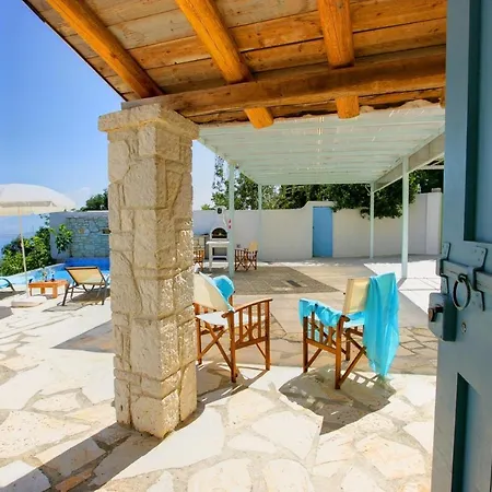 Sarakinatika Sleeps 4 Pool Air Con Wifi Viggla